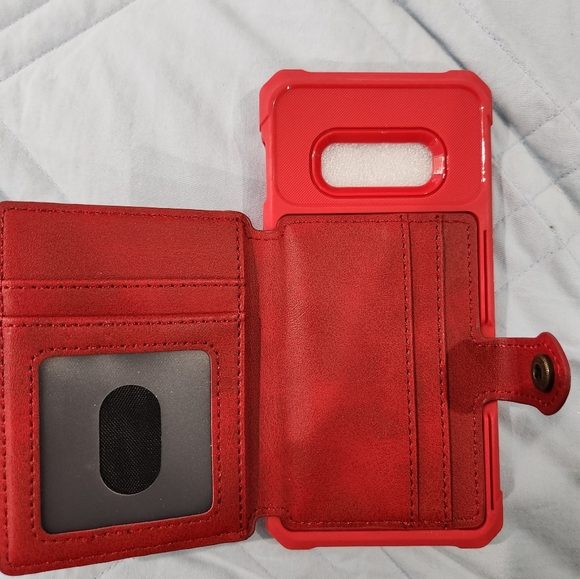 NWT! Red Samsung Galaxy S10e phone case. Still in packaging. - Picture 2 of 4